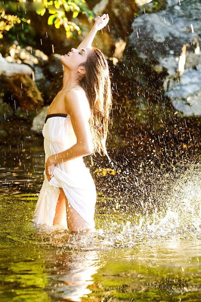 Marie Avgeropoulos in Kyoto