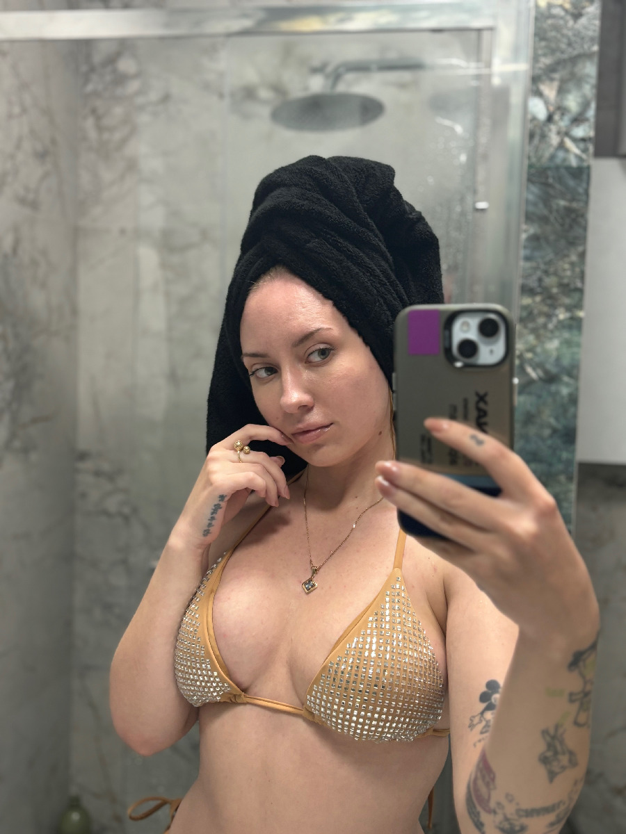 Nude girl KateV in Kyoto