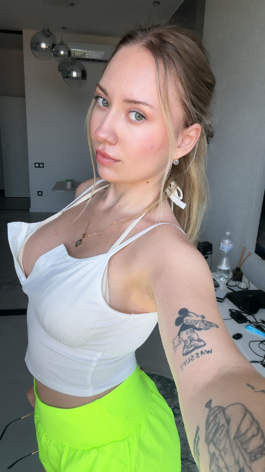 KateV in her underwear in Kyoto