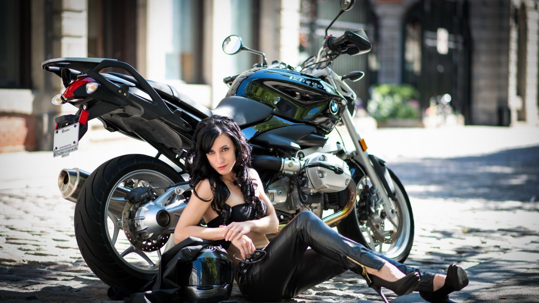 European women on bikes in Kyoto