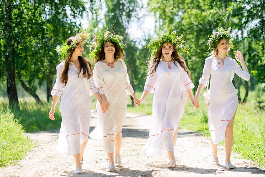 A cozy shot with Slavic girls — straight from Kyoto